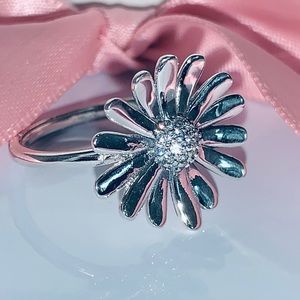 Authentic pandora ring size 6💍🌸💍🌸💍🌸💍